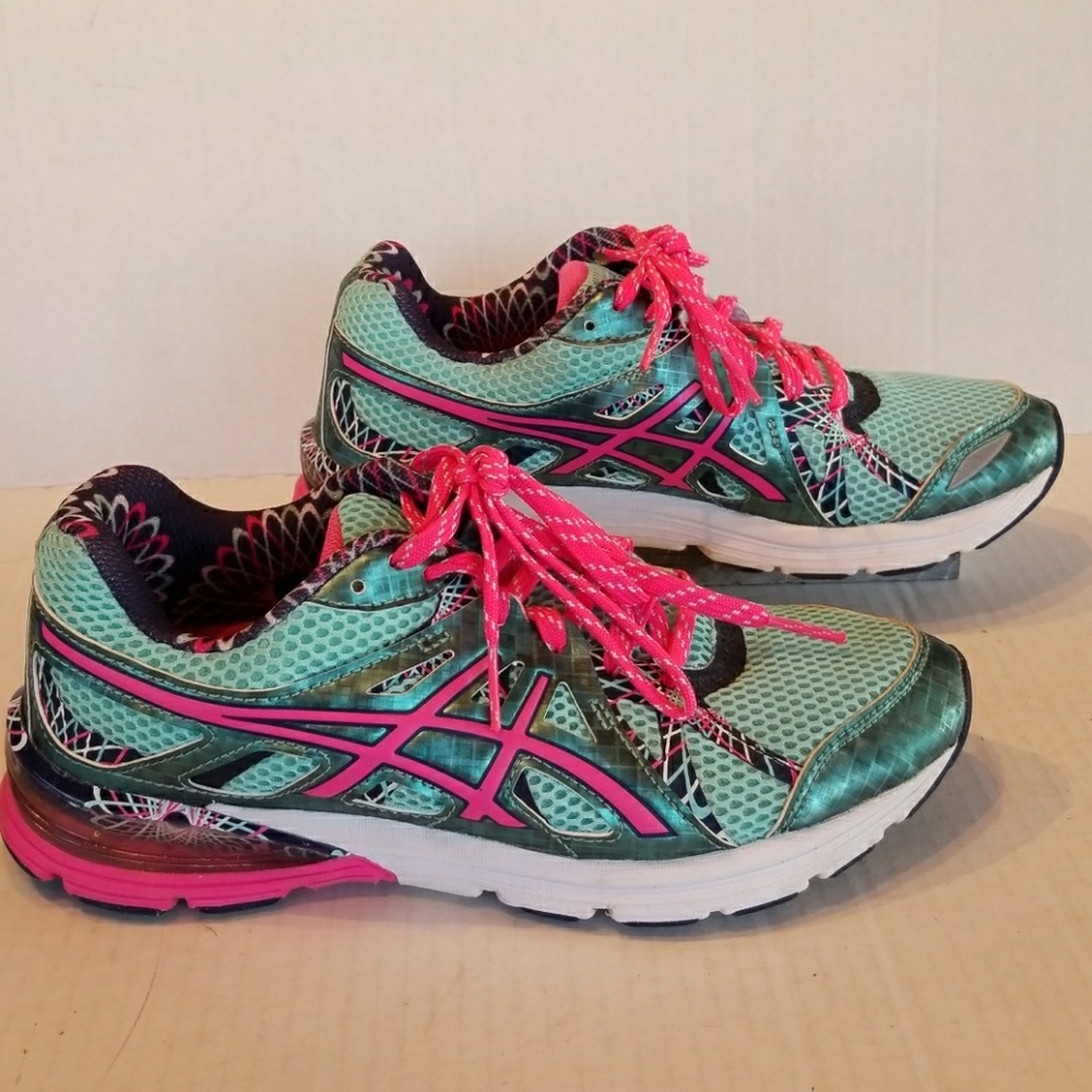Asics Gel women's shoes size 6.5